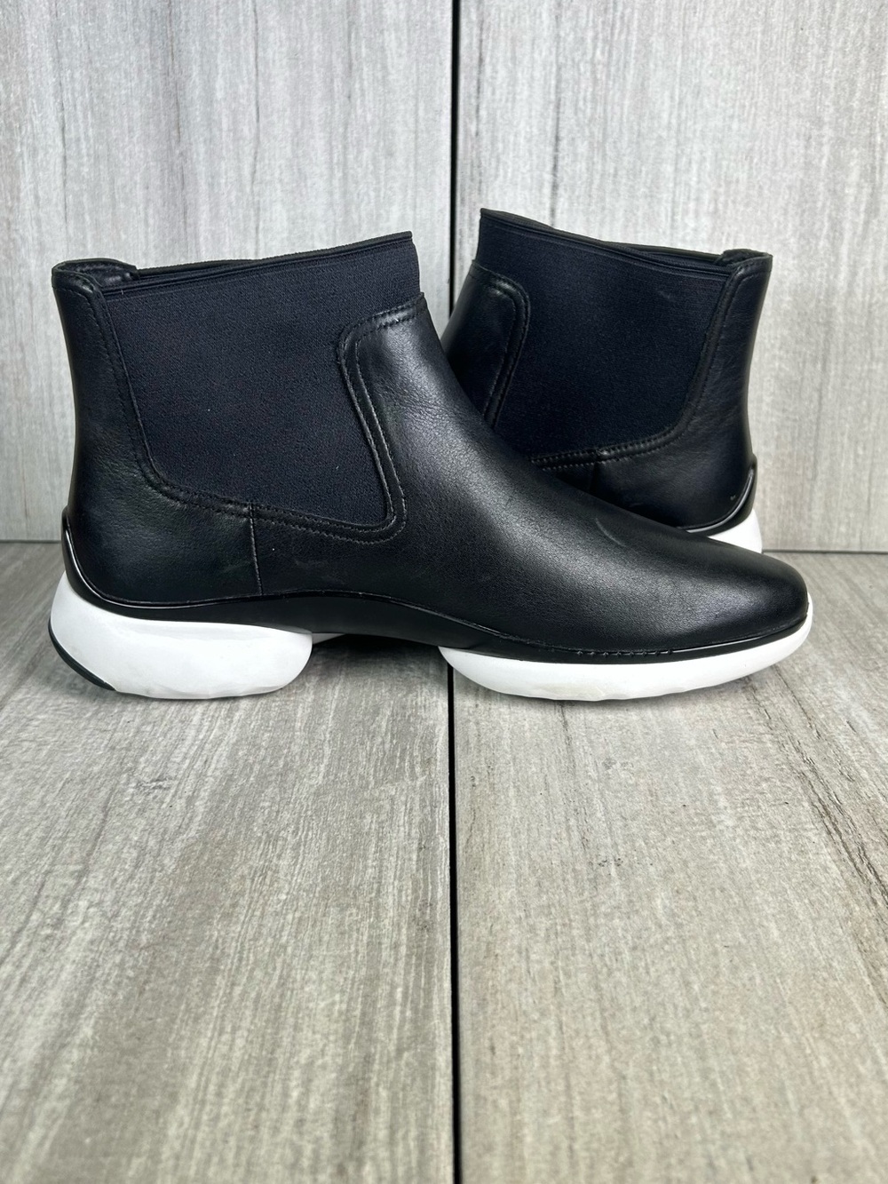 Cole Haan 3.ZeroGrand Chelsea Sneaker Boot Black Leather Slip-On Womens Size 8 B - Picture 3 of 11